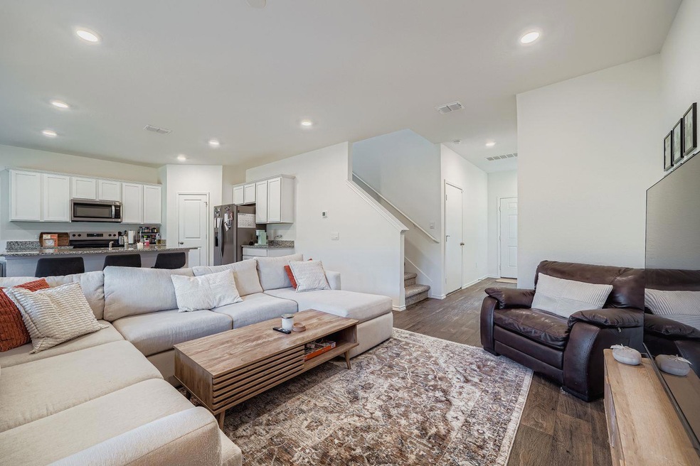 18421 Cremello Dr unit B, Manor, TX 78653 - photo 1