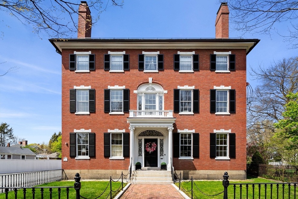 328 Essex St unit 4, Salem, MA 01970 - photo 1