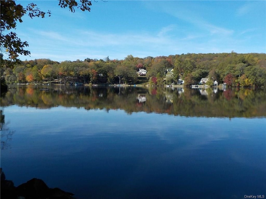 47 Shawnee Rd, Putnam Valley, NY 10579 - photo 1