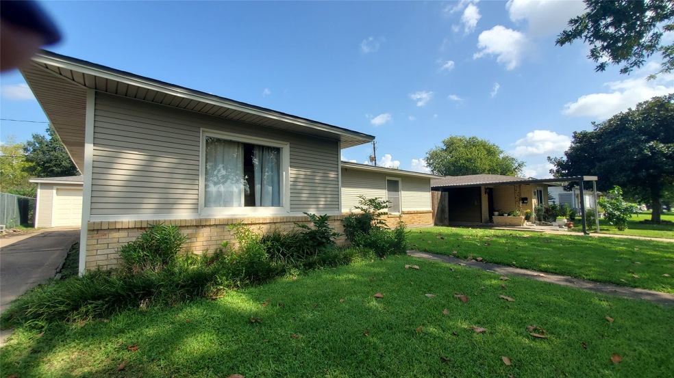 7643 Hereford St, Houston, TX 77087 - photo 1