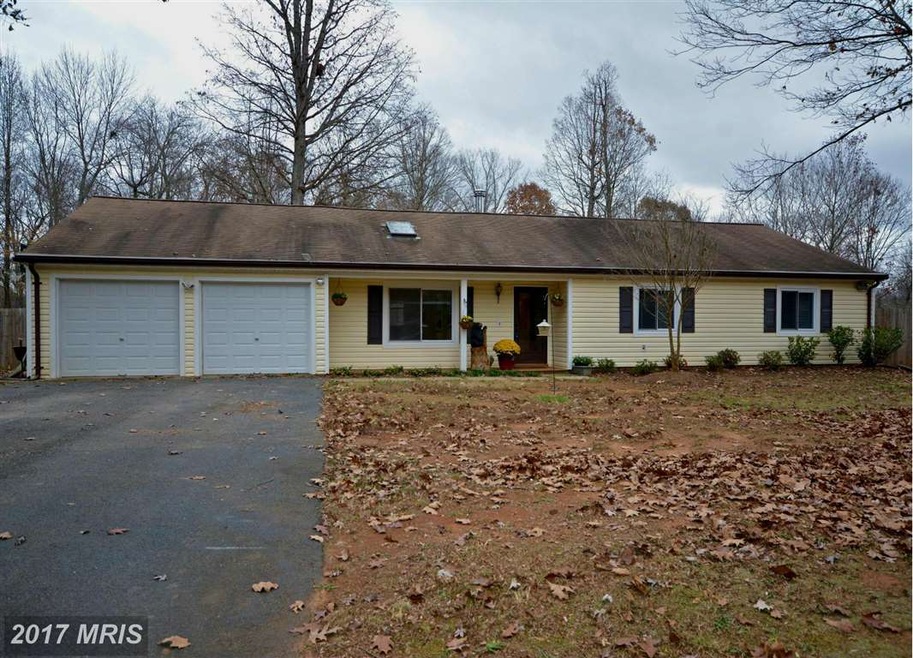 7185 Sunrise Ct, Warrenton, VA 20187 - photo 1