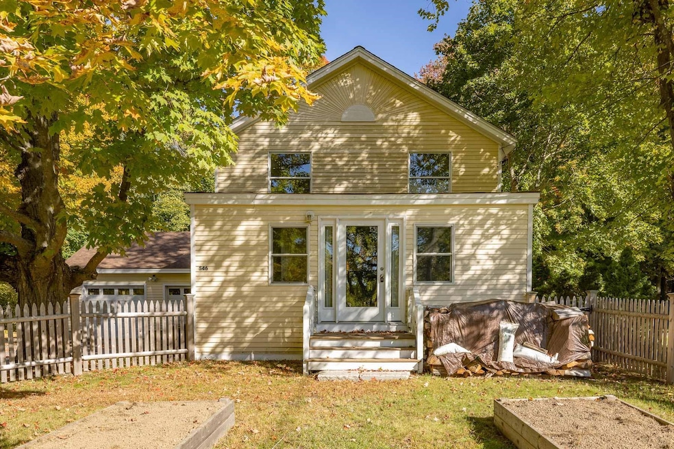 546 Sagamore Ave, Portsmouth, NH 03801 - photo 1