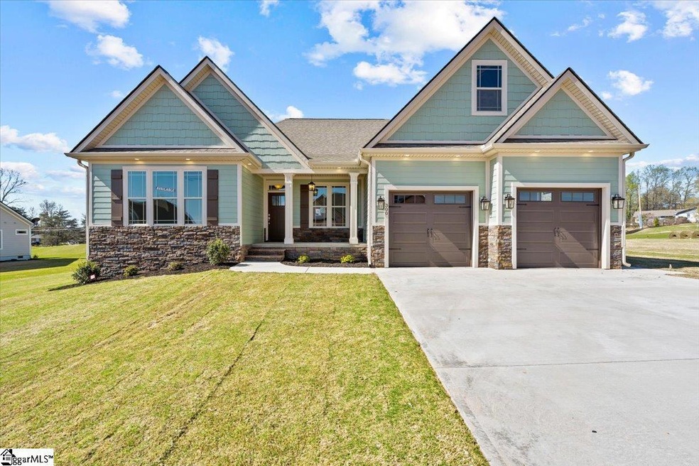 300 Blue Rock Ct, Travelers Rest, SC 29690 - photo 1