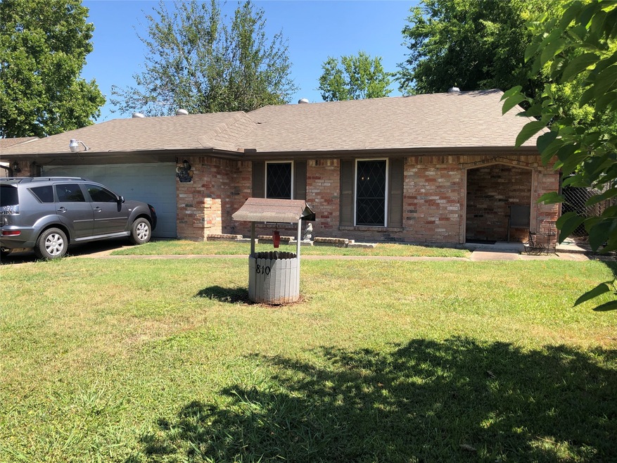 810 Point Blank Dr, Houston, TX 77038 - photo 1