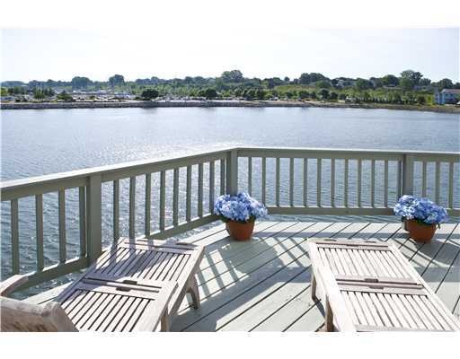 Waterfront/Dock/Pier.