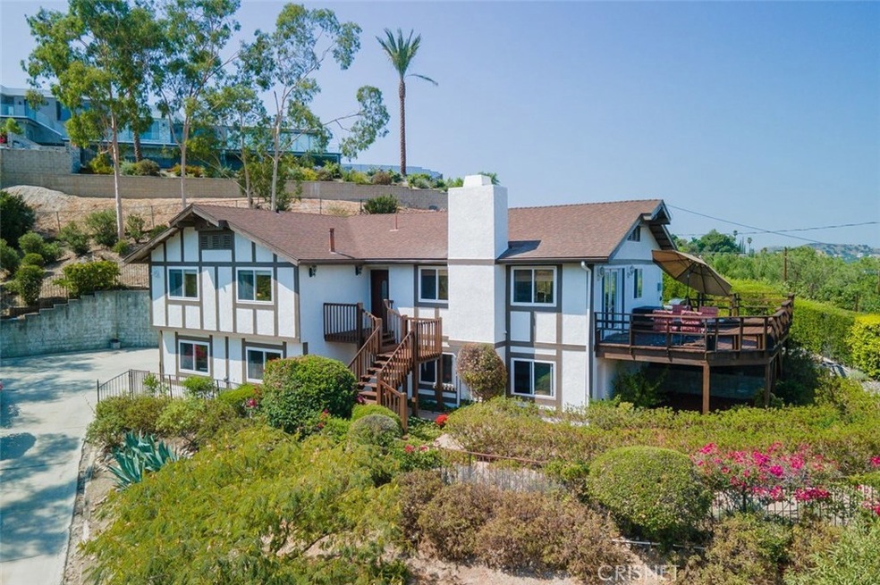 4890 Calderon Rd, Woodland Hills, CA 91364 - photo 1