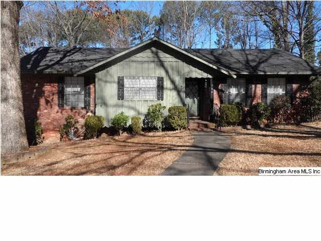 Beautiful 4 brick 3/2 with large man cave and 2 ca