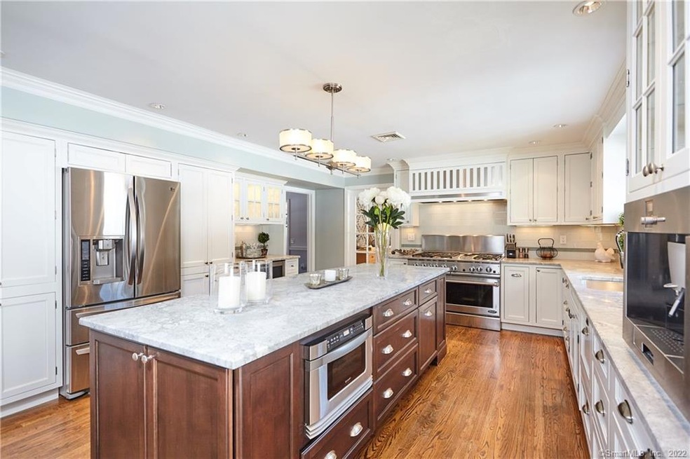 2850 Redding Rd, Fairfield, CT 06824 - photo 1