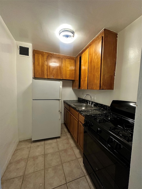 83-30 Vietor Ave unit 431, Elmhurst, NY 11373 - photo 1