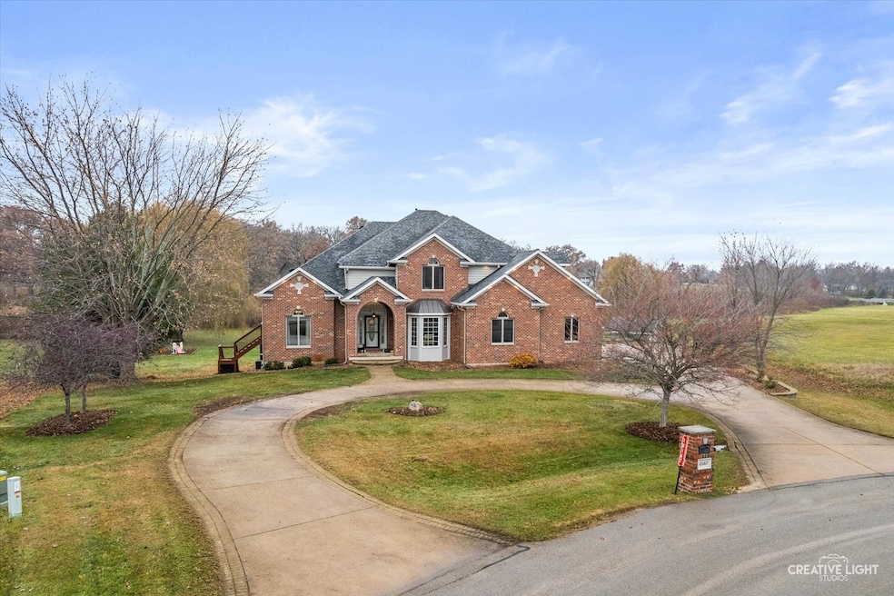 10167 E Deer Creek Ln, Rochelle, IL 61068 - photo 1