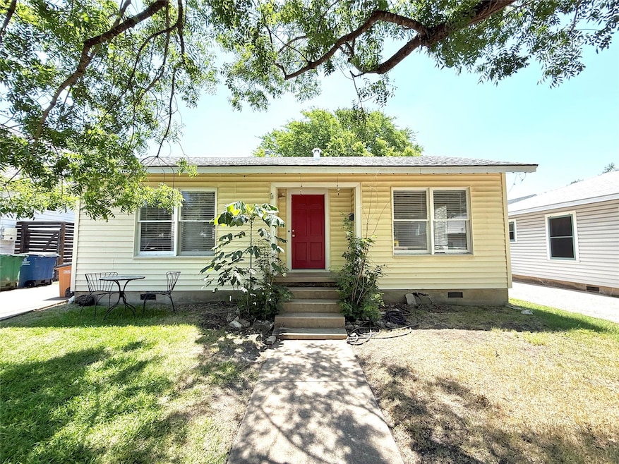 View of front facade featuring crawl space and a 