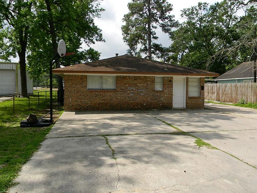 5220 Antha St unit 2, Houston, TX 77016 - photo 1