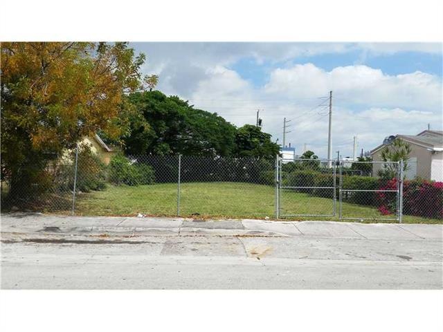 319 NW 35 St, Miami, FL 1 - photo 1