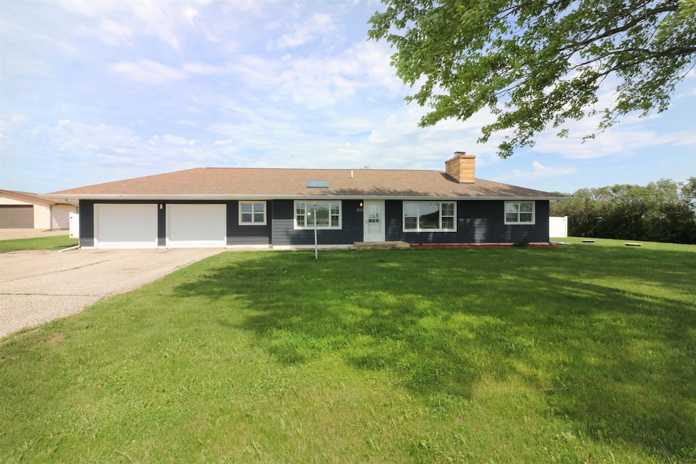 2124 11th Ave SW, Spencer, IA 51301 - photo 1