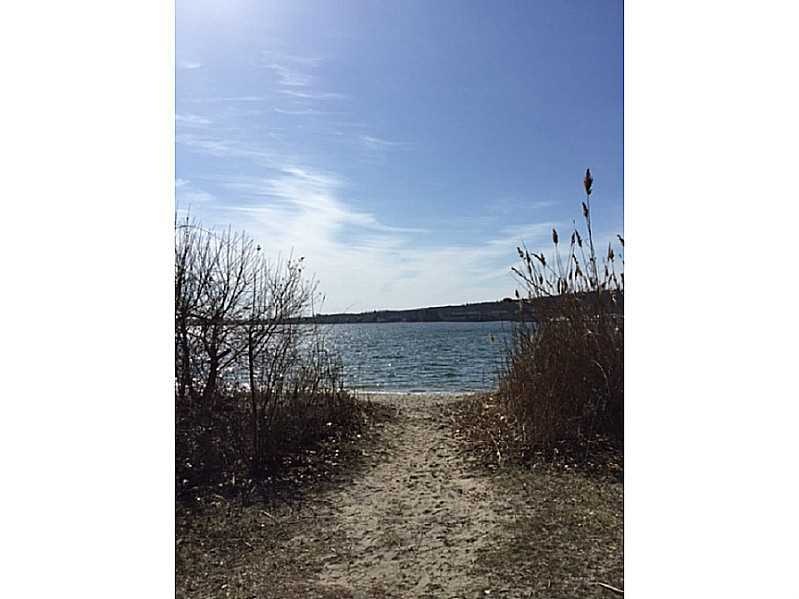 Waterfront/Dock/Pier.