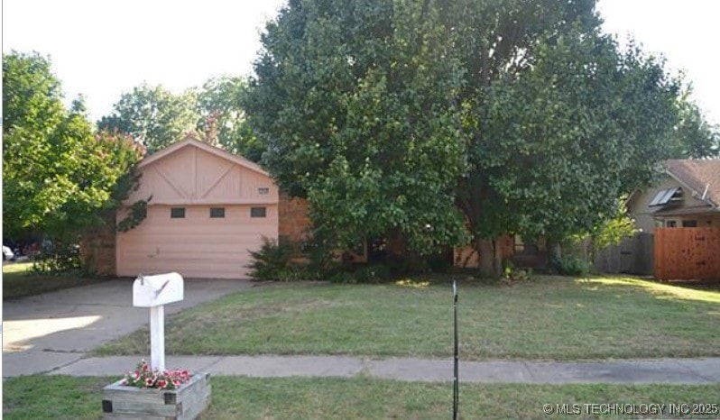 1604 N Hickory Ct, Broken Arrow, OK 74012 - photo 1