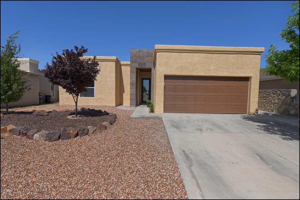 780 Desert Sage Dr, Horizon City, TX 79928 - photo 1