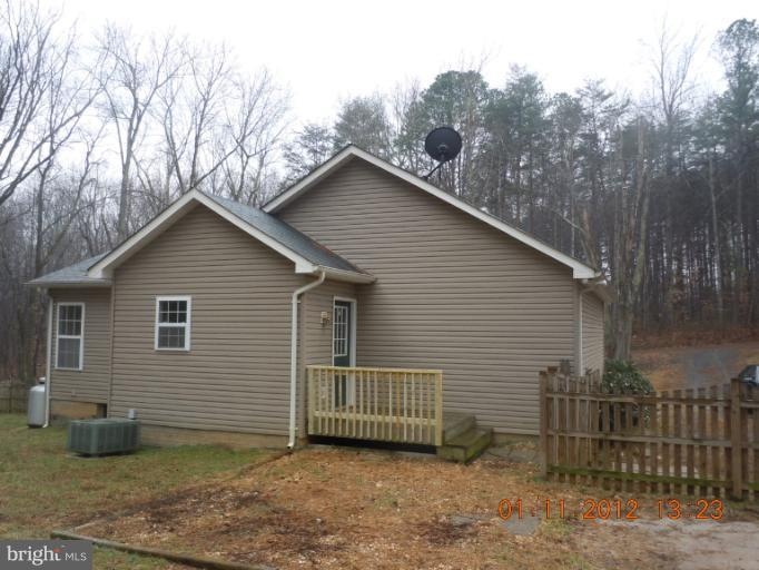 17540 Waterloo Rd, Amissville, VA 20106 - photo 1