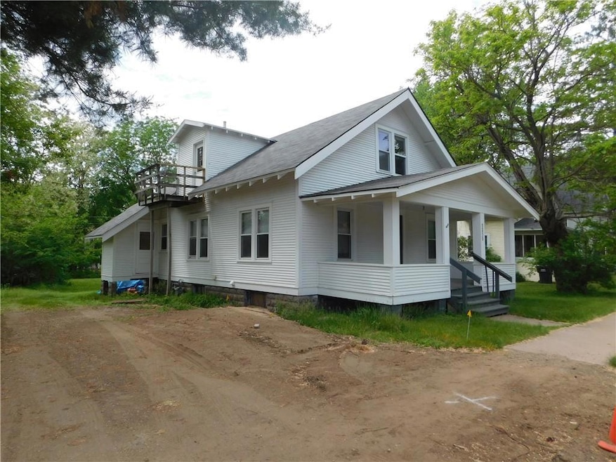 Front View of Home & Driveway!