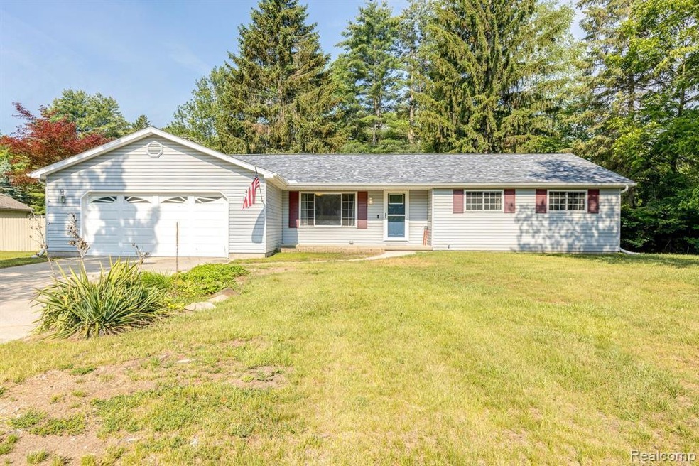 2961 Michigan Rd, Port Huron, MI 48060 - photo 1