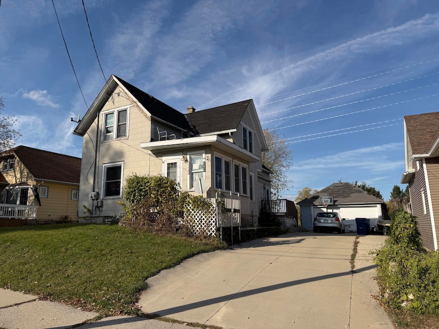 550 W Chestnut St unit 552, Port Washington, WI 53074 - photo 1