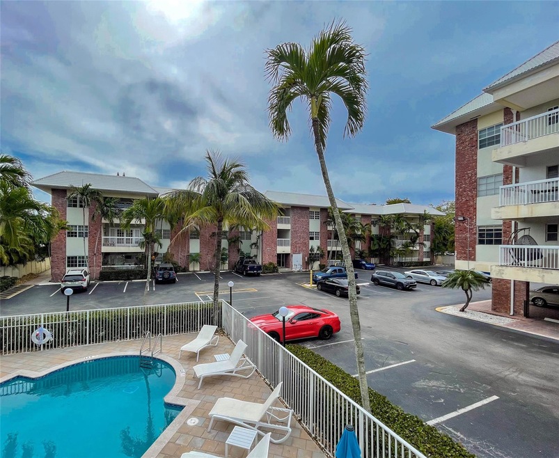Village At Harbor Beach unit 211, Fort Lauderdale, FL 33316 - photo 1