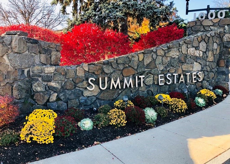 1004 Paradise Rd unit 3A, Swampscott, MA 01907 - photo 1