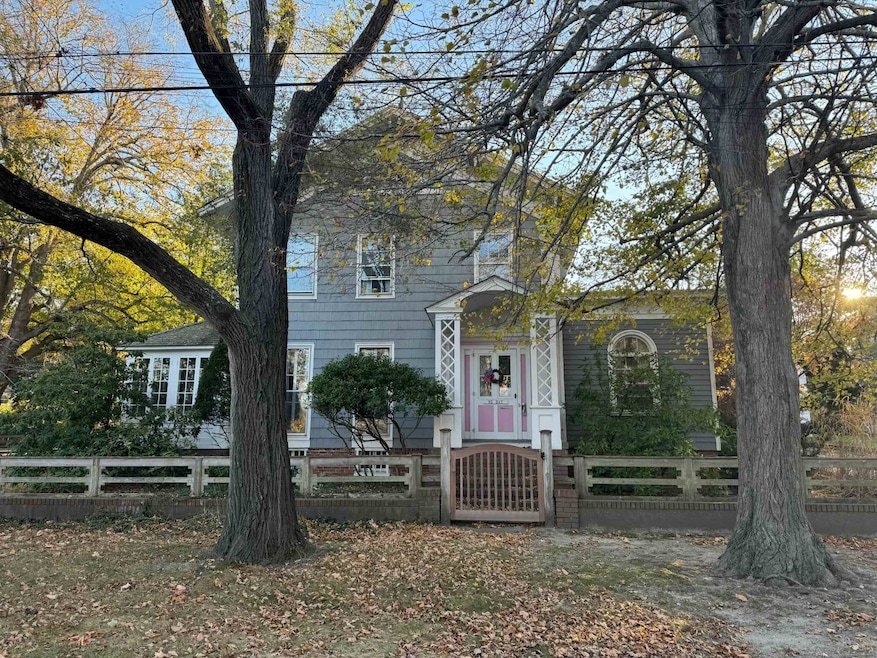 Sold $3,695,000 • Co-Listing Agent