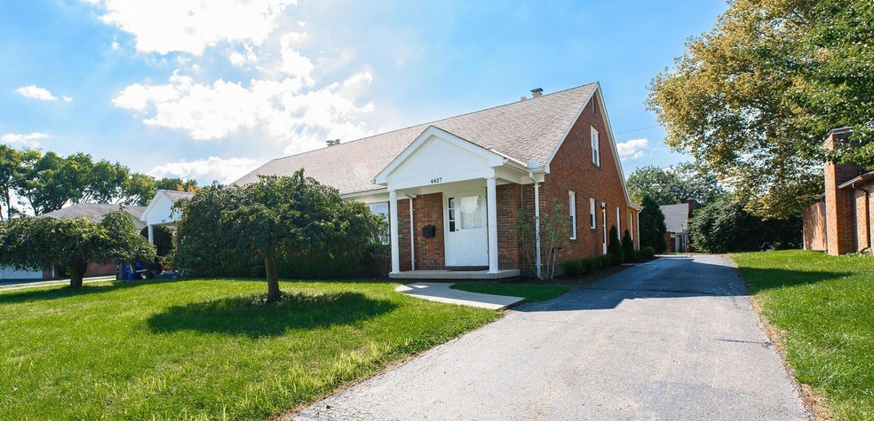 4427 Lowestone