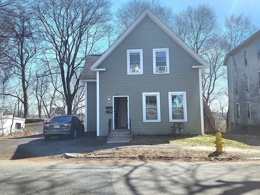 37 Richards St, Worcester, MA 01603 - photo 1