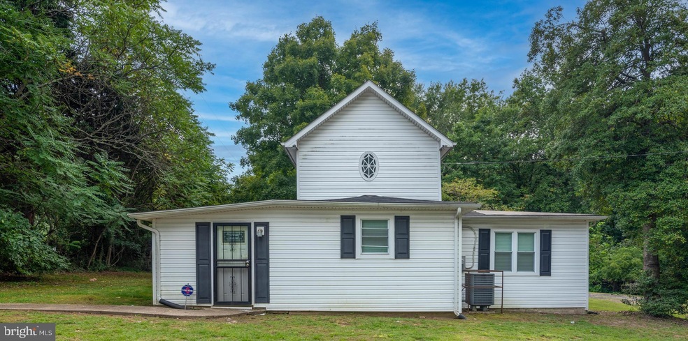 12301 Daisy Ln, Glenn Dale, MD 20769 - photo 1