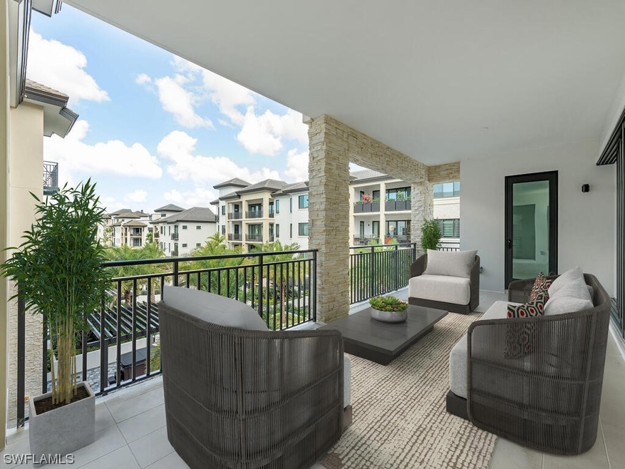 Expansive views from this oversized lanai featurin