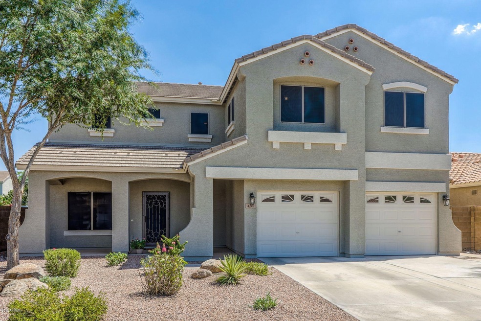 Beautiful 5 Bed rm & 3 Full Baths!!