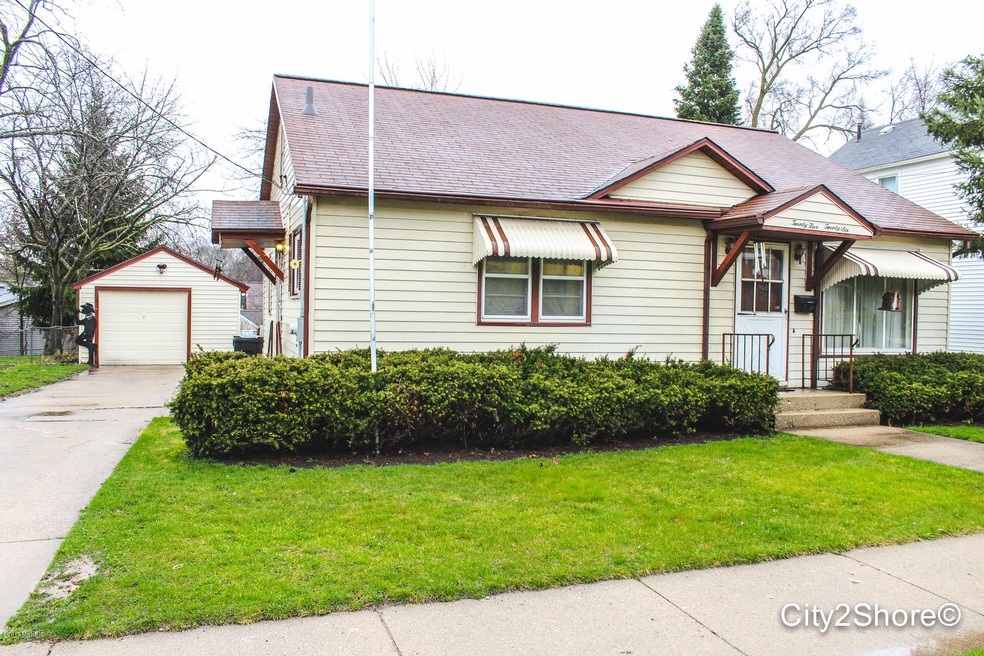 2526 Byron Center-1