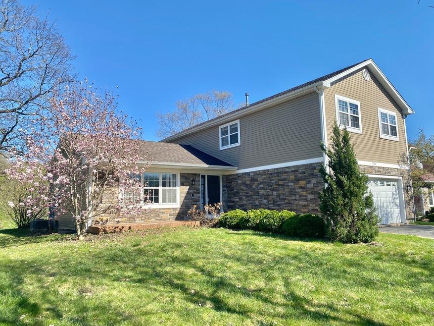 721 Hackberry Ln, Algonquin, IL 60102 - photo 1