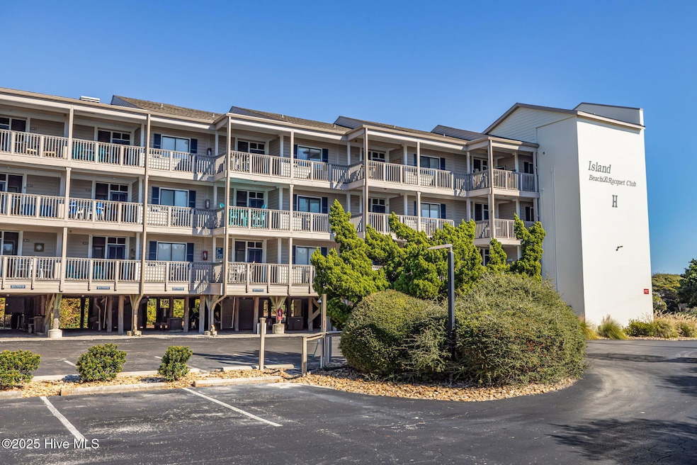 2306 W Ft MacOn Rd W unit 308 H, Atlantic Beach, NC 28512 - photo 1