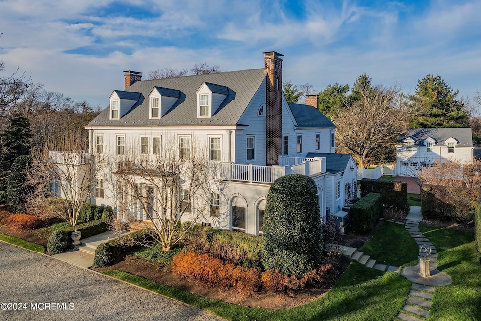 22 Hartshorne Ln Rumson NJ