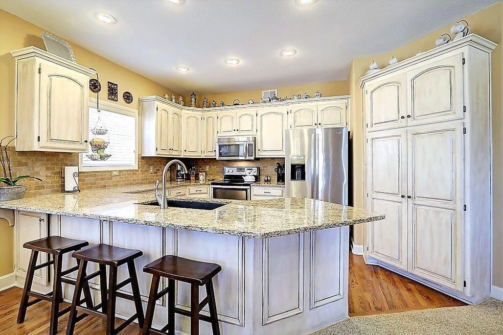 508 E Ash, Raymore, MO 64083 - photo 1