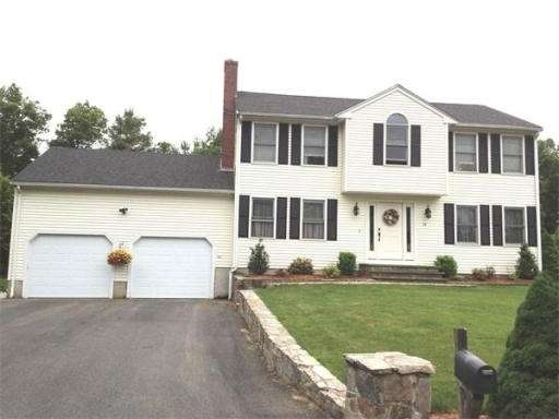 15 Pheasant Run Rd, Medway, MA 02053 - photo 1