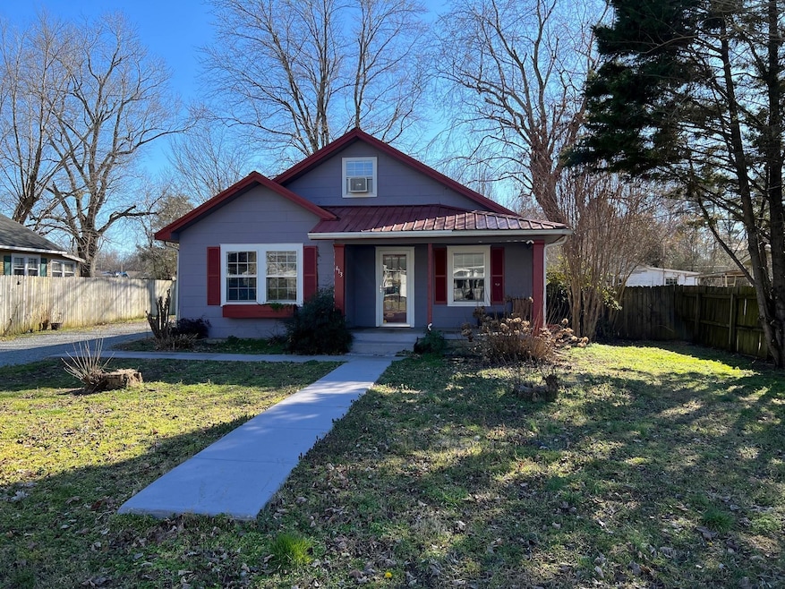 413 Riverview Dr, Shelbyville, TN 37160 - photo 1