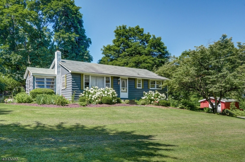 20 Hughes Ln, Belvidere, NJ 07823 - photo 1