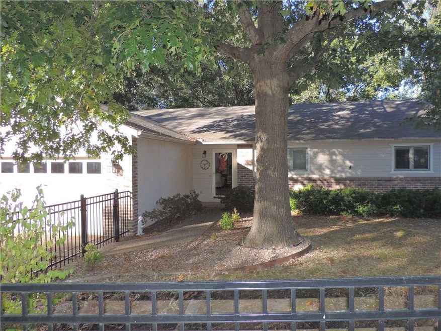 2 Clevedon Cir, Bella Vista, AR 72715 - photo 1