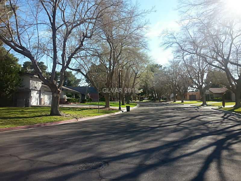 3752 Forestcrest Dr, Las Vegas, NV 89121 - photo 1