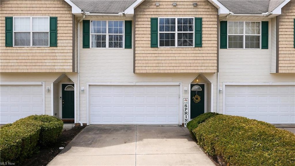 nicely updated 3 bedroom 3 full bath townhome in t