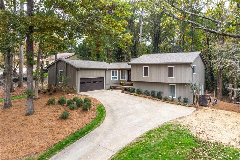 5261 Mill Run Dr, Marietta, GA 30068 - photo 1