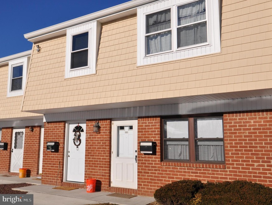 1112 Silver Ct, Hamilton Square, NJ 08690 - photo 1