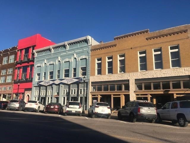 507-509 W Main St unit 201, Denison, TX 75020 - photo 1