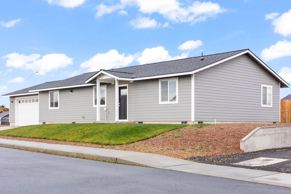 568 Teeny Dr, Metolius, OR 97741 - photo 1