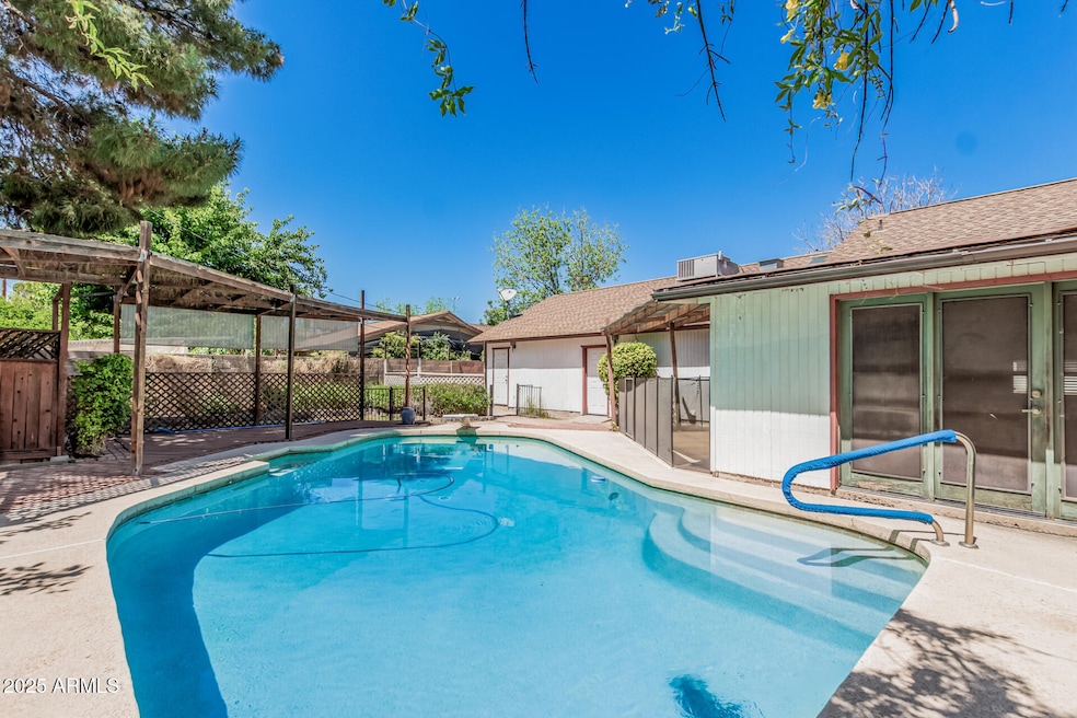 637 W 6th St, Mesa, AZ 85201 - photo 1