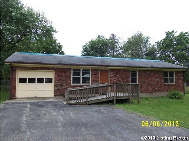 5510 E Manslick Rd, Louisville, KY 40219 - photo 1